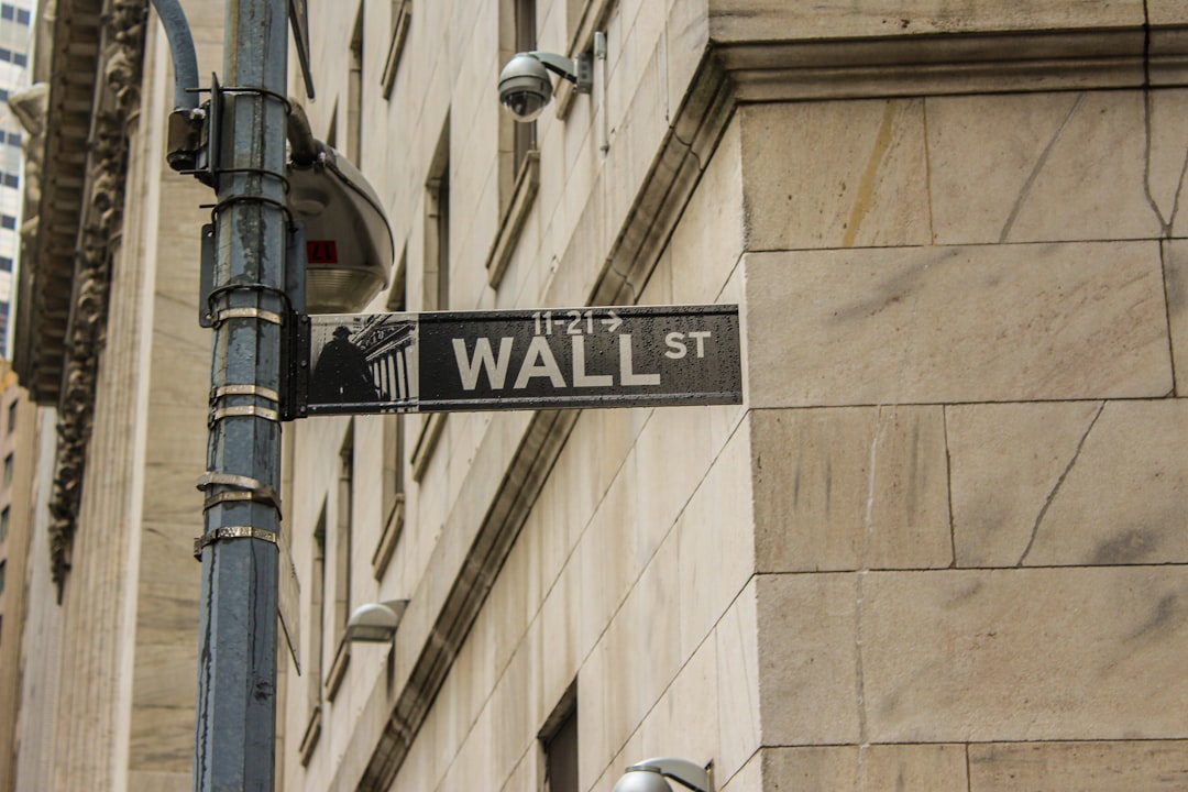 Checklist for choosing a gold signal provider, focusing on drawdown and execution quality